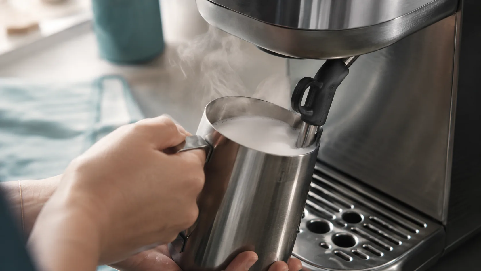 Steam wand / milk frothing